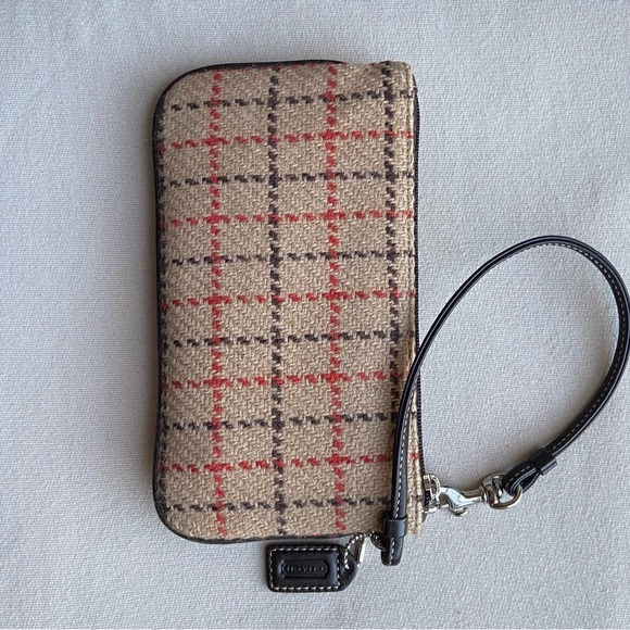 Coach wool wristlet. - Picture 11 of 16